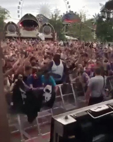 :shaq-live: