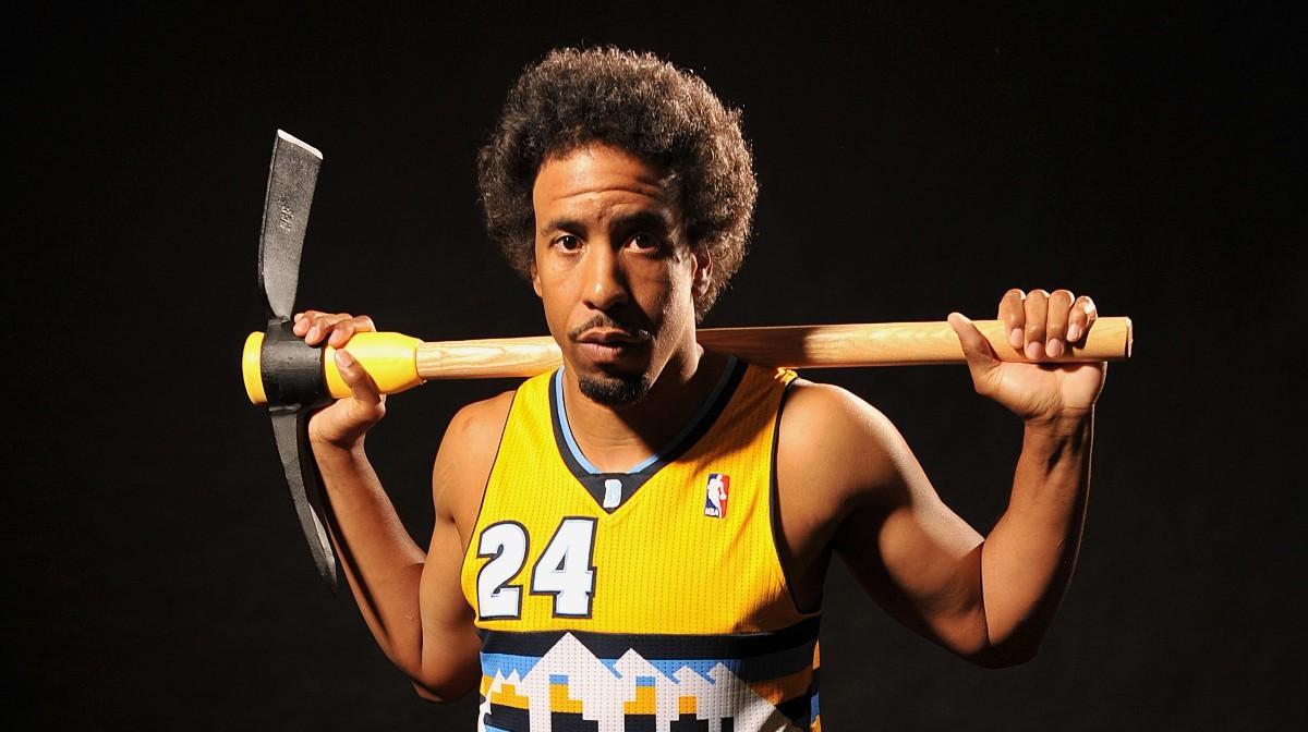 150929113012-andre-miller-nuggets-2013-m