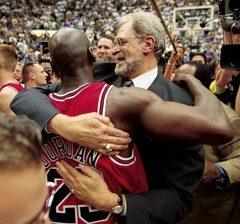 1998-0614-Phil-Jackson-Michael-Jordan-017014134.thumb.jpg.b95db22d3d6d0566a338834792c17acc.jpg