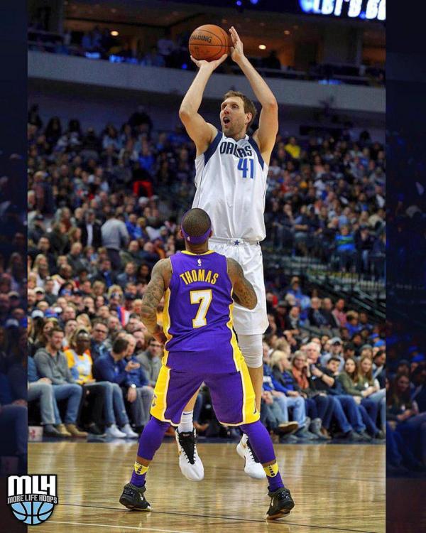 Томас отрабатывает в защите