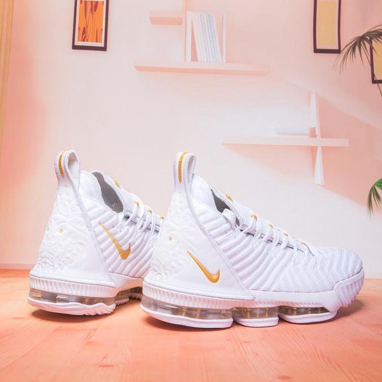 nike-lebron-16-white-yellow-2.thumb.jpg.d65458fda5964402611afd00a09b9d57.jpg