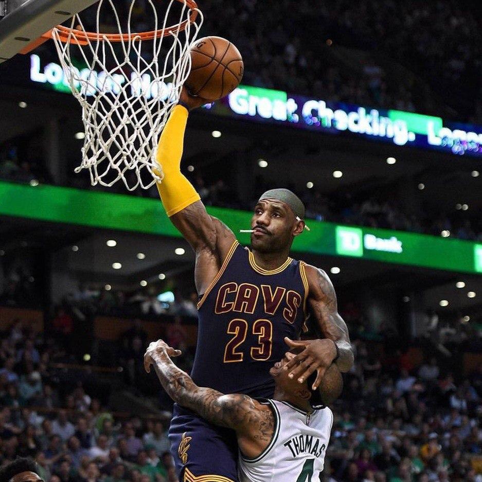 LEBRON James slamdunk