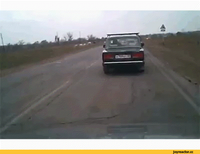 гифки-авто-обгон-3447596.gif
