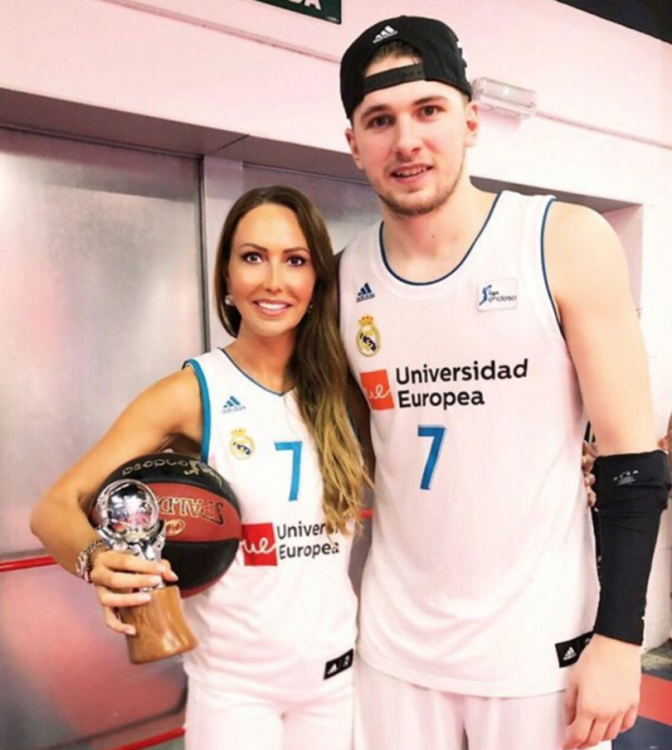 1529615761_291_look-luka-doncics-hot-mom-steals-show-on-nba-draft-night.png
