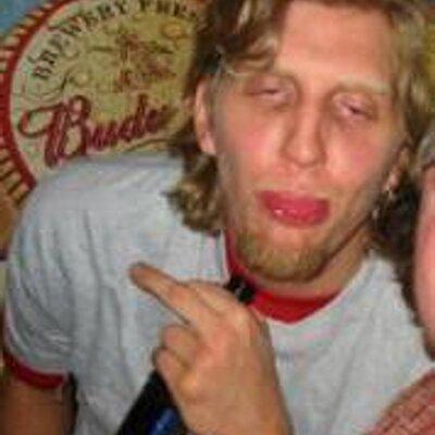 drunk_dirk_400x400.jpg.743fbecbdd160e20716d226c76a6bc2f.jpg