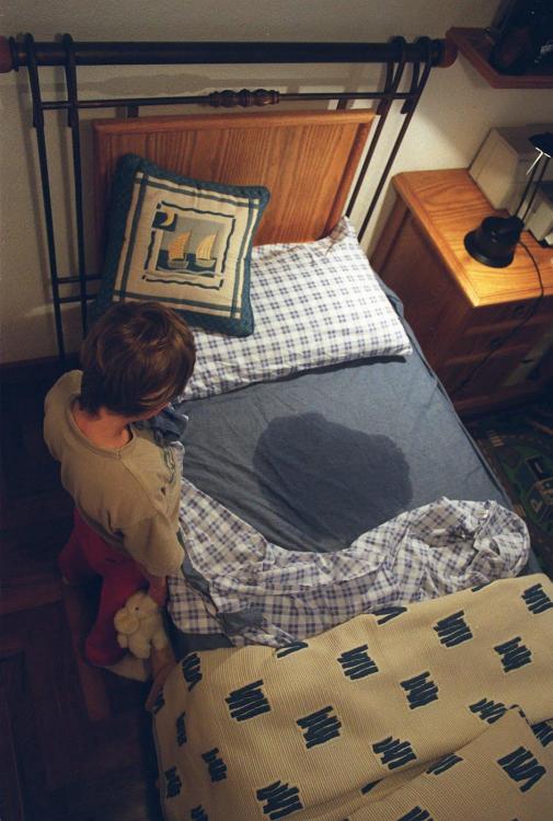 enuresis.thumb.jpg.cf430d9a322e50f427d7bfb8307e4bda.jpg