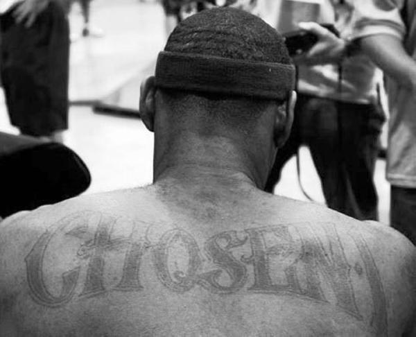 labron-back-tattoo.jpg.4d0ca78737c62699639614c10873ce6c.jpg