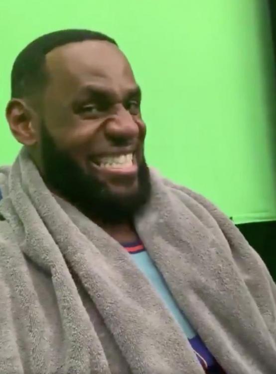 LeBron-James-offers-small-sneak-peek-at-Space-Jam-2-uniform-while-celebrating-Taco-Tuesday1.jpg