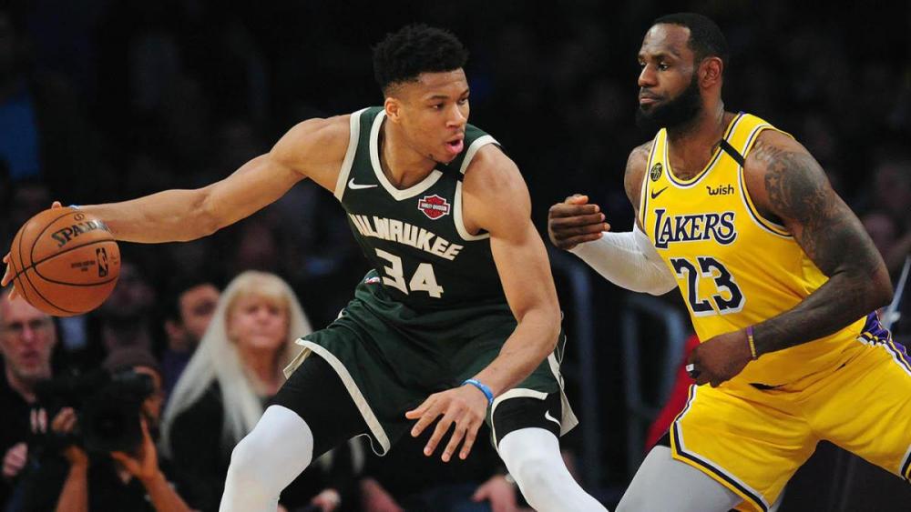 lebron-giannis.jpg
