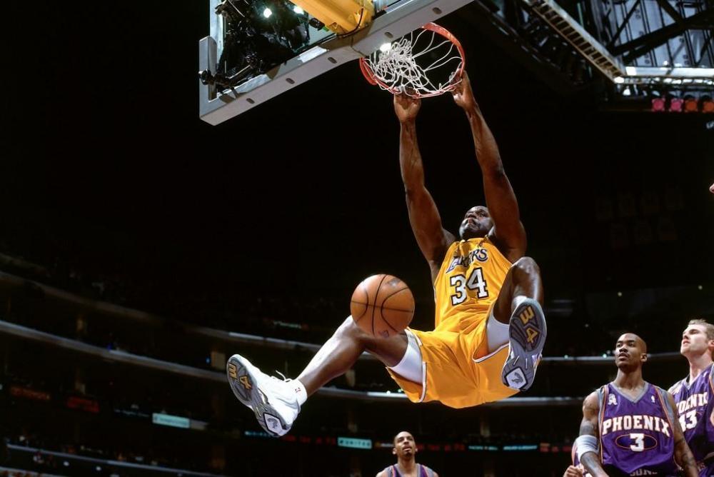 Magic-Johnson-Agrees-That-Shaquille-ONeal-Would-Destroy-Michael-Jordans-Bulls.jpg