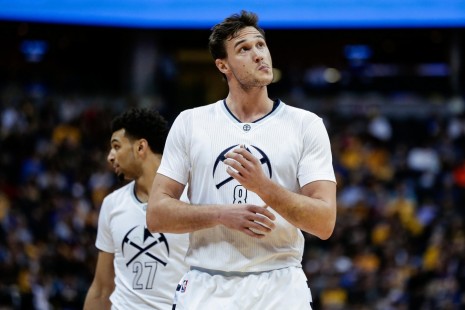 danilo-gallinari-iso-funny-face-danilo-gallinari-1634797853.jpg.82df046cd85740ccdae44e25580cca29.jpg