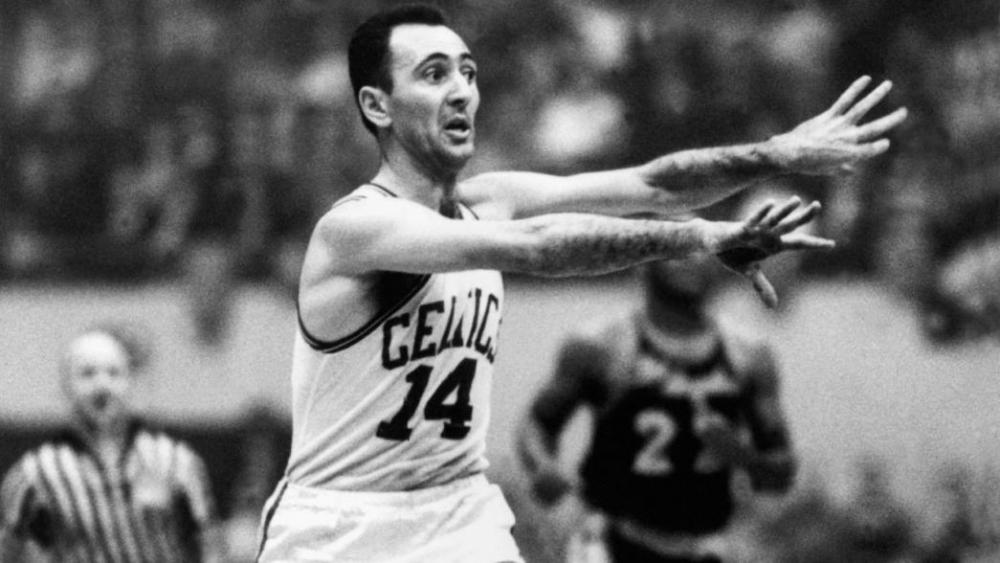 bob-cousy-pass-1953.jpg