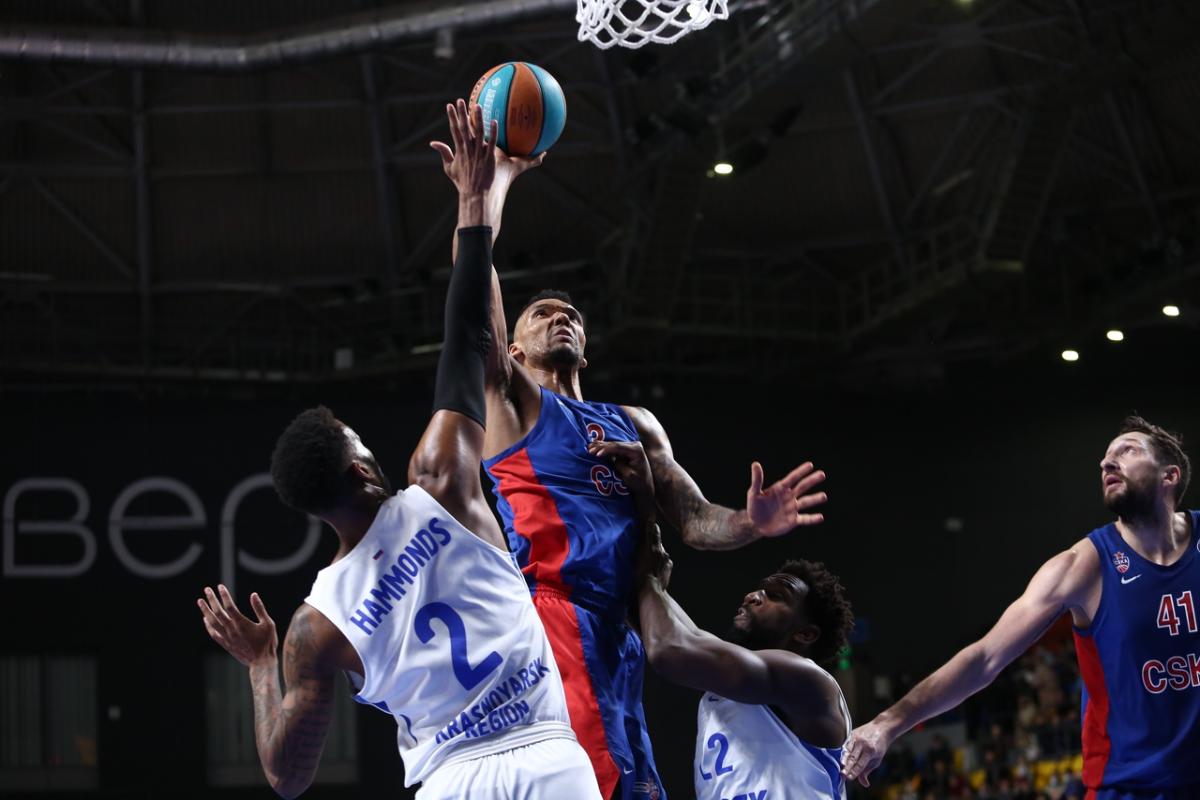 баскетбольный мяч енисей цска. матч цска енисей баскетбол. семен герасимов локомотив кубань. команда 2009 года по баскетболу енисей. матч цска енисей баскетбол.