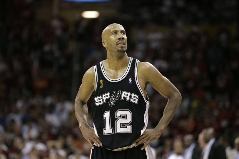 87563643_brucebowen.jpg.4f7313567af8d9b6907b479002719344.jpg