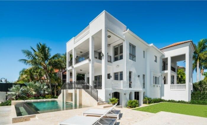 Леброн Джеймс продал особняк в Майами за $12,75 млн