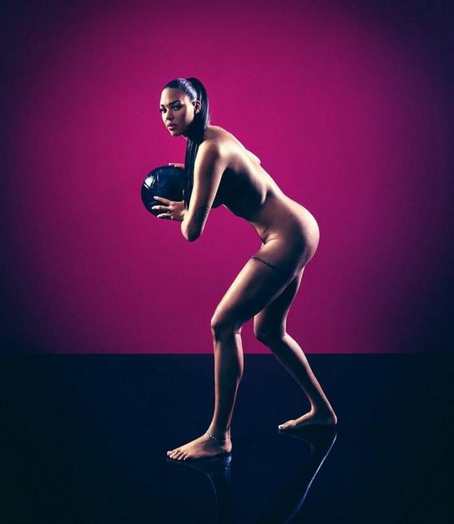 Liz-Cambage-Nude-Explicit-TheFappening.Pro-3.jpg.