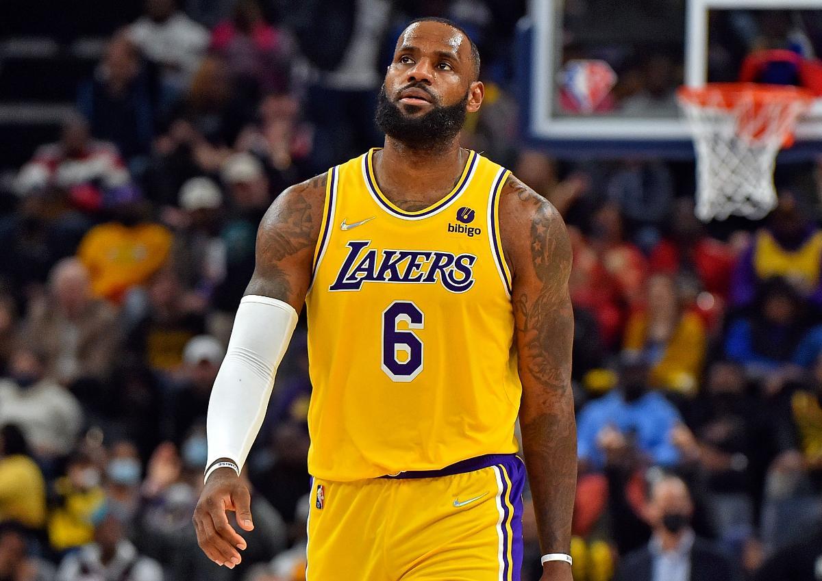 Леброн Джеймс Lakers