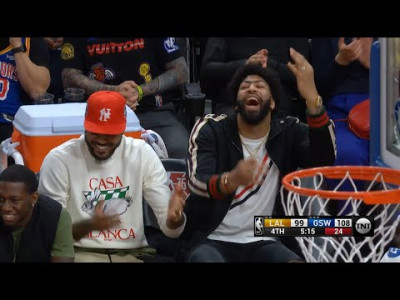 Подробнее о "Anthony Davis & Carmelo Anthony hilarious reaction to Dwight Howard's 3 ?"