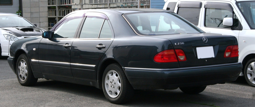 Mercedes-Benz_E230_W210_rear.jpg