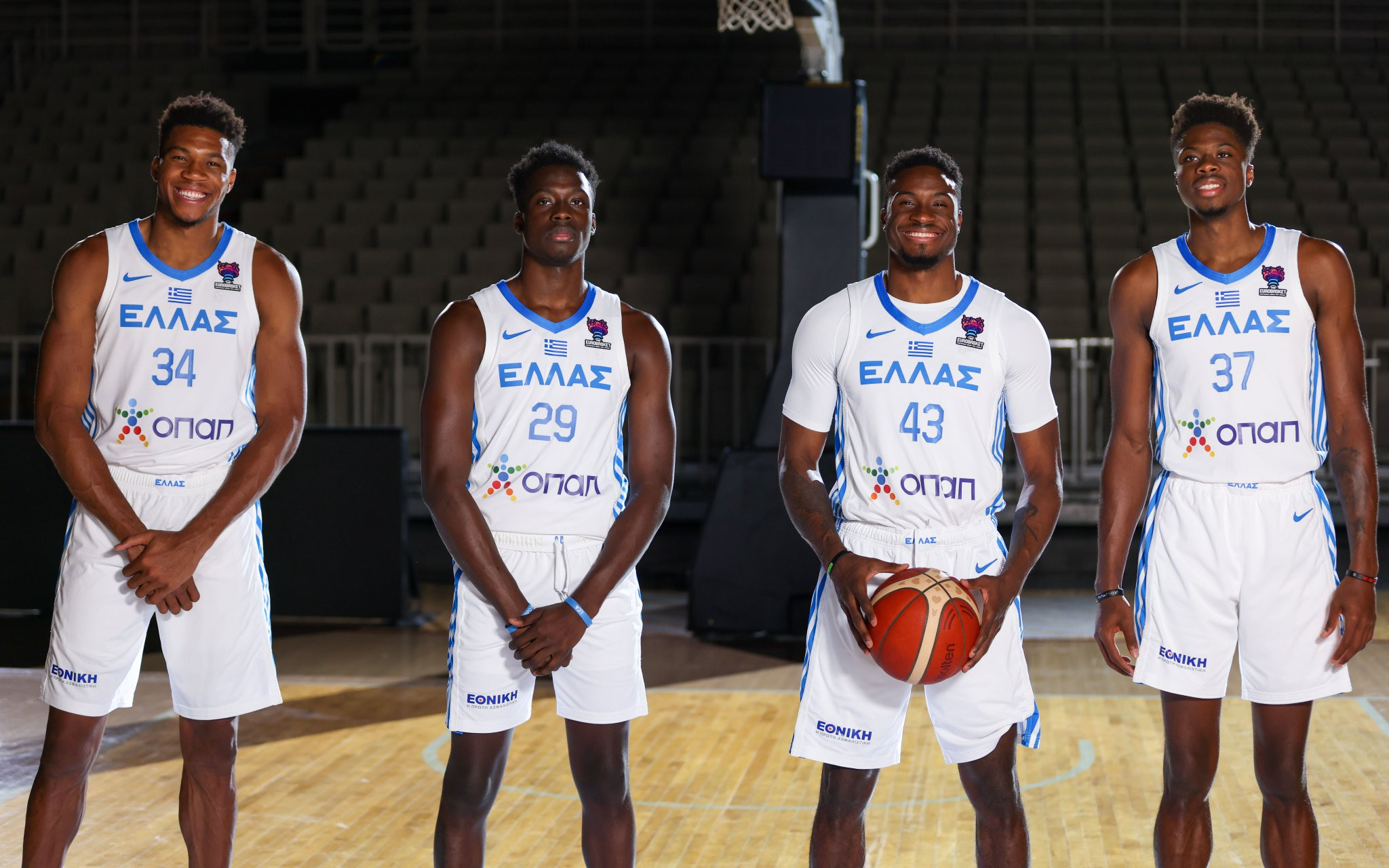 Братья Адетокумбо сыграют за сборную Греции на Евробаскете-2022