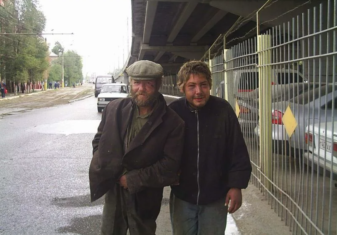 Два бомжа картинки