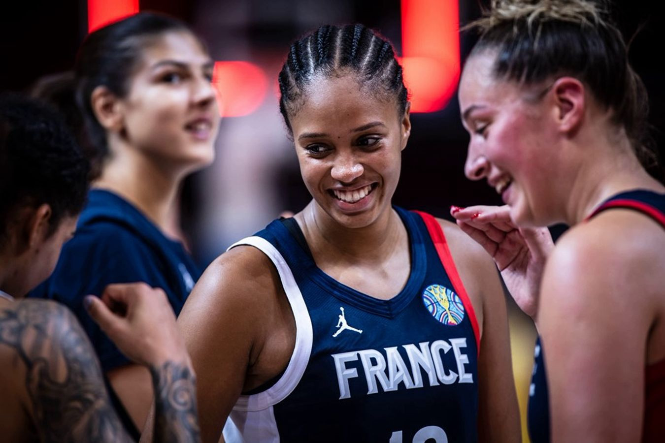 ЧМ-2022 по баскетболу. Женщины. Франция обыграла Мали, Австралия одолела Сербию