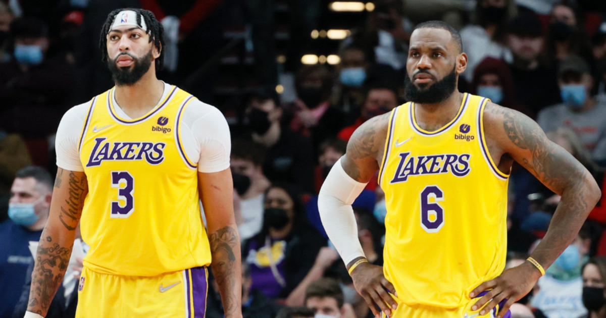 Баскетбол Леброн Джеймс Lakers