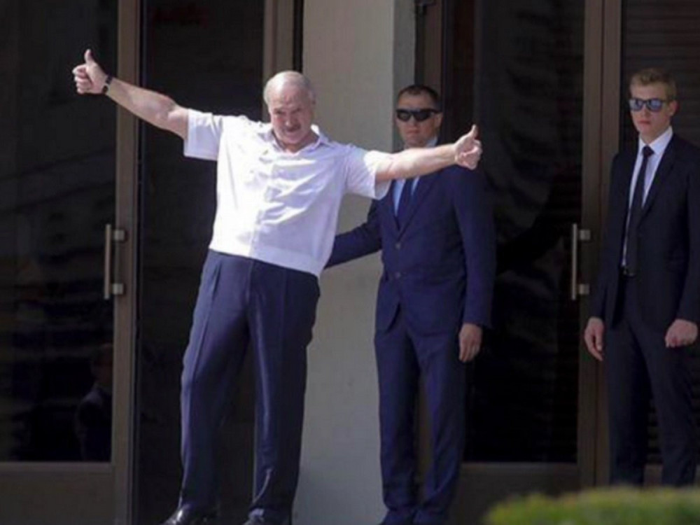 Lukashenko-memi1.thumb.jpg.8b2a6137a2d5b102830ae081ff74e57f.jpg