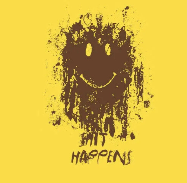 Shit happens dabbackwood. Щит хэппенс Форрест Гамп. Футболка с Форестом Гампом. Shit happens Форест. Shit happens Forrest Gump.