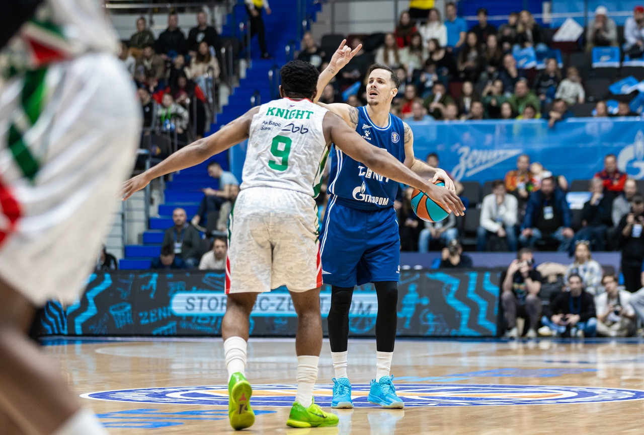 Волейбол зал УНИКС