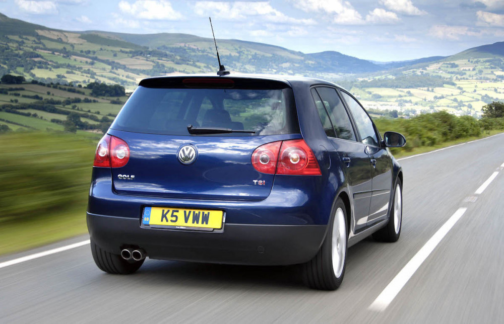 2004_volkswagen_golf-pic-699286444670683114-1600x1200.jpeg