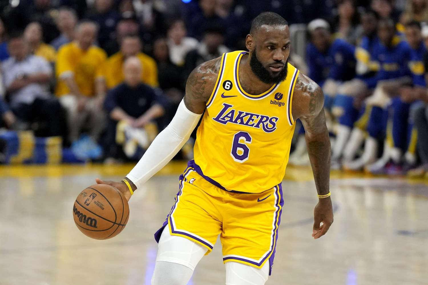 LEBRON Лос Анджелес Лейкерс