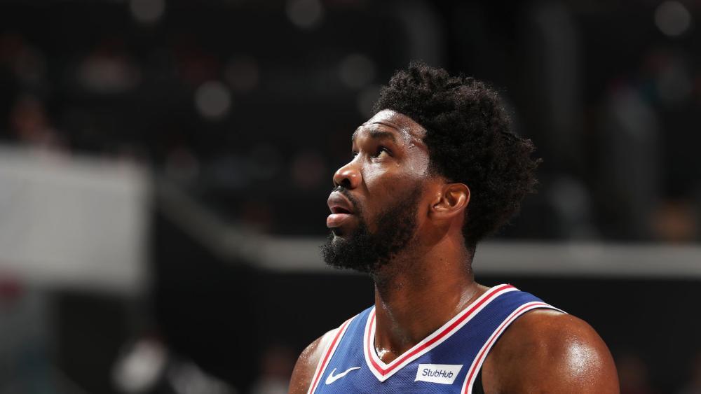 Четверть на часах. Четверть после 7. Четверть после 7. Четверть скдьмого на часа. Четверть восьмого.