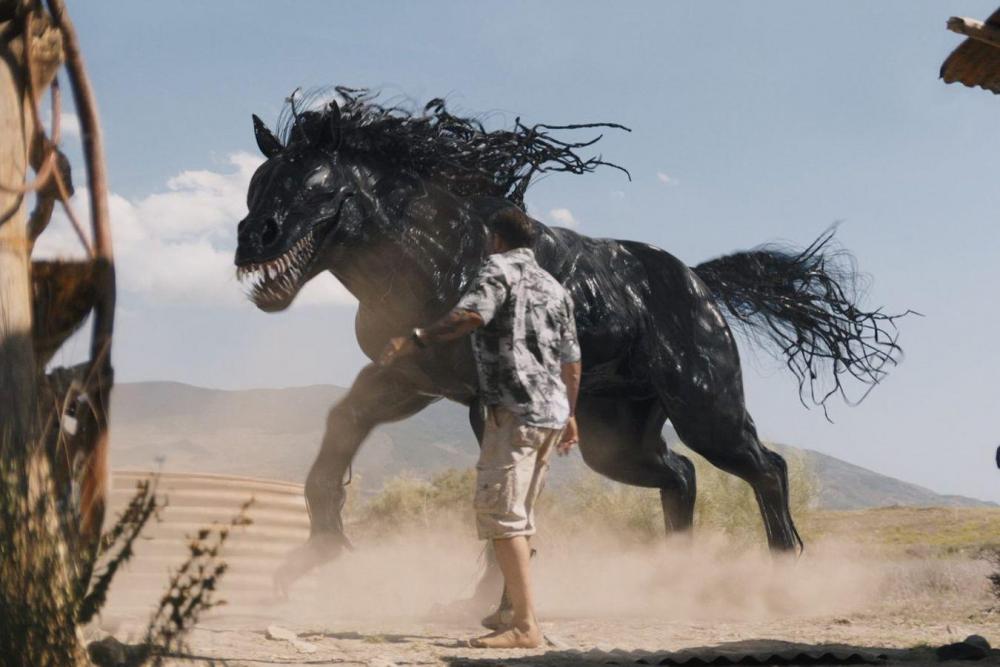 loshad-venom-na-novom-postere-filma-venom-poslednij-tanec_1726929587648565243.jpg
