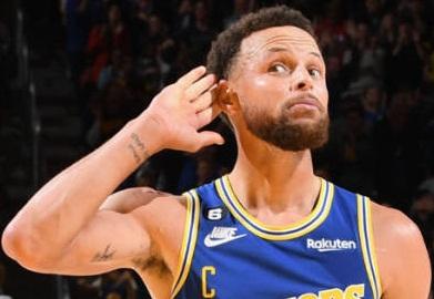 steph-curry-doing-listen-pose-at-game-9705ymwbkgvsx9gv-9705ymwbkgvsx9gv.jpg.702051d76170d574c12be337a8db4a71.jpg