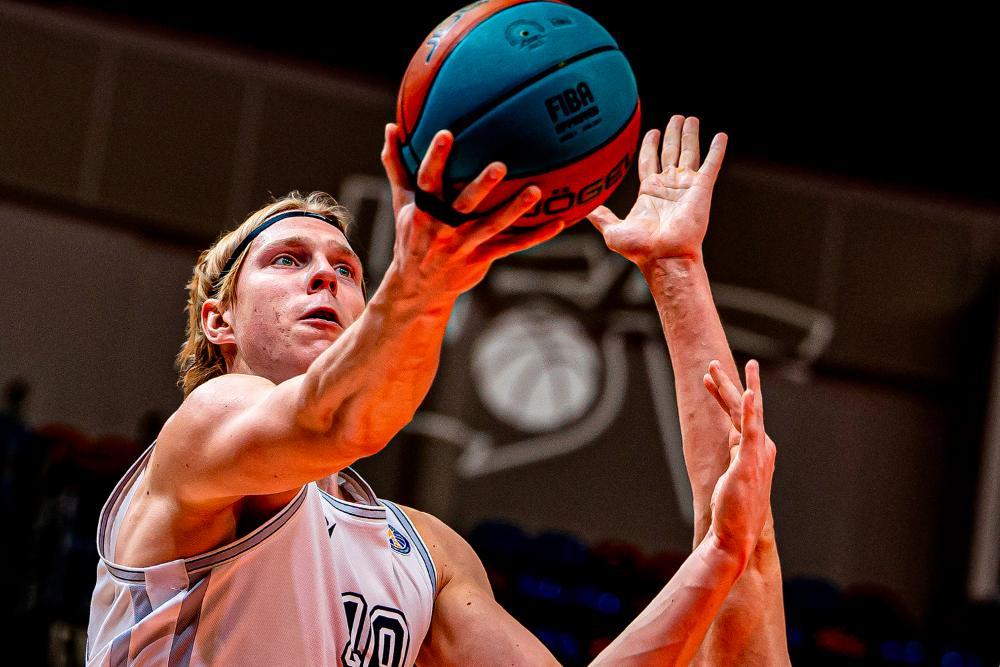 Единая лига ВТБ. 24 очка Данило Тасича помогли «Енисею» вырвать победу у МБА-МАИ