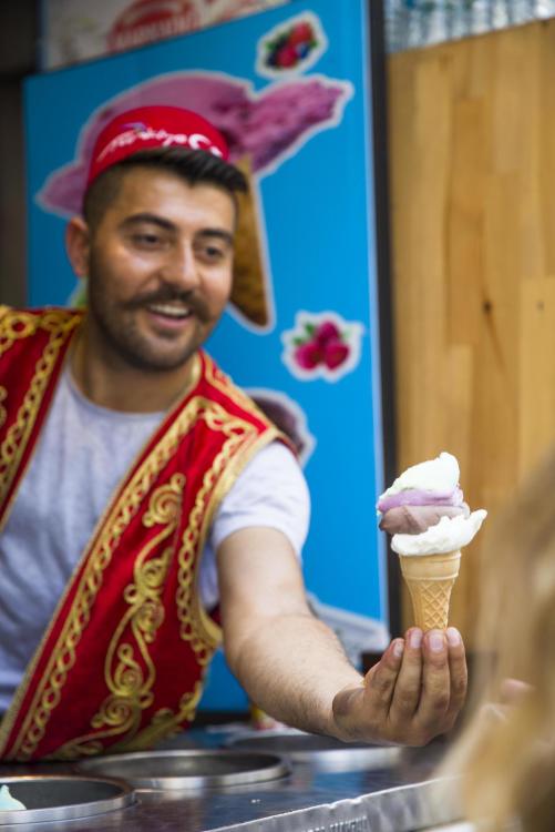 istanbul-turkey-june-15-2019-unidentified-seller-of-turkish-ice-cream-at-istanbul-turkey-traditional-turkish-ice-cream-was-made-with-salep-produced-by-orchid-flowers-free-photo.jpg