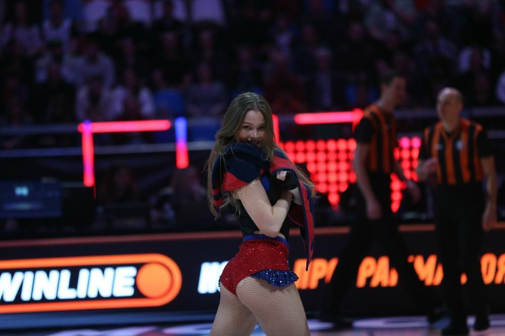 УНИКС обыграл Самару: возвращение Шведа и Рейнольдса