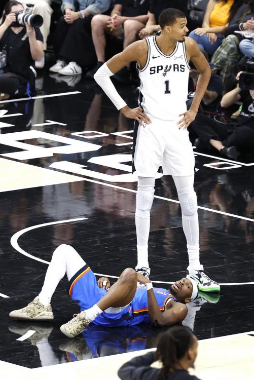 spurx.thumb.jpeg.3b73a427fd4b27cef24597124fdcc66c.jpeg